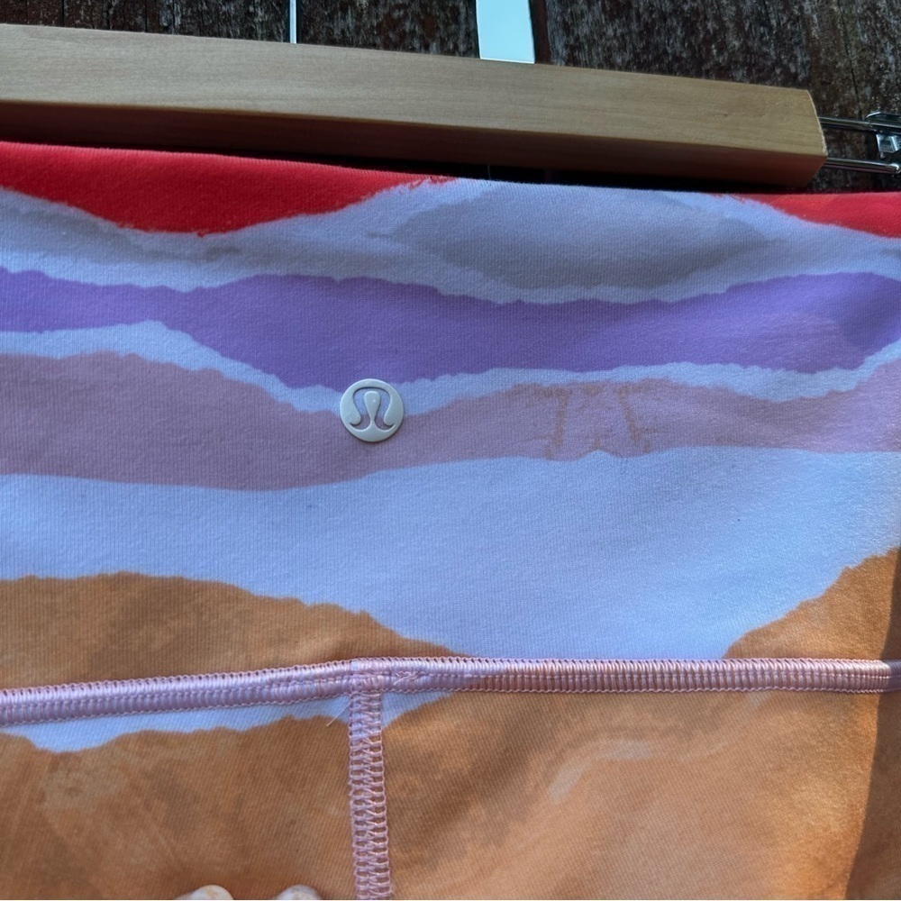 Lululemon True Self Cropped Leggings Bleacher Stripe White Iris Flower Size 10 - Picture 6 of 11